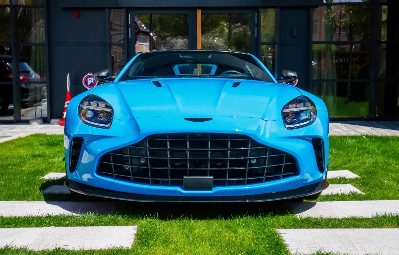 Aston Martin V8 Vantage | Mobile.bg � ����������� 2