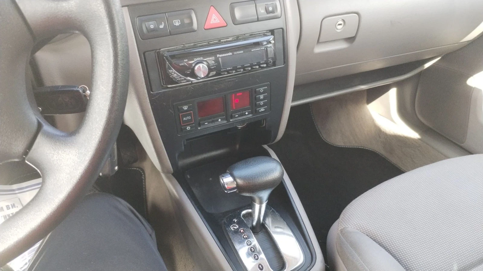 Audi A3 1.6i на 160000км АВТОМАТИК , снимка 12 - Автомобили и джипове - 54780747