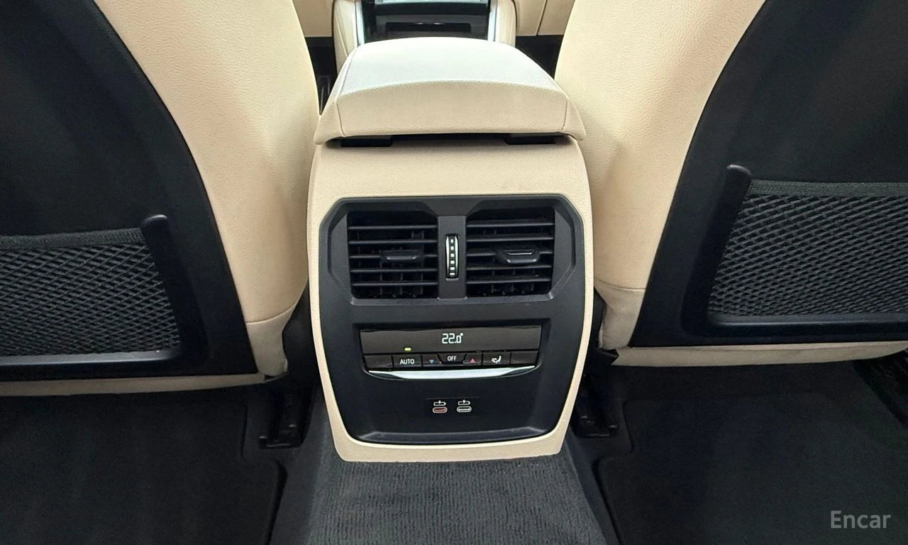 BMW 320 i M SPORT* DISTRONIC* ПОДГРЕВ* ШИБИДАХ* ХЕДЪП* , снимка 15 - Автомобили и джипове - 55502576