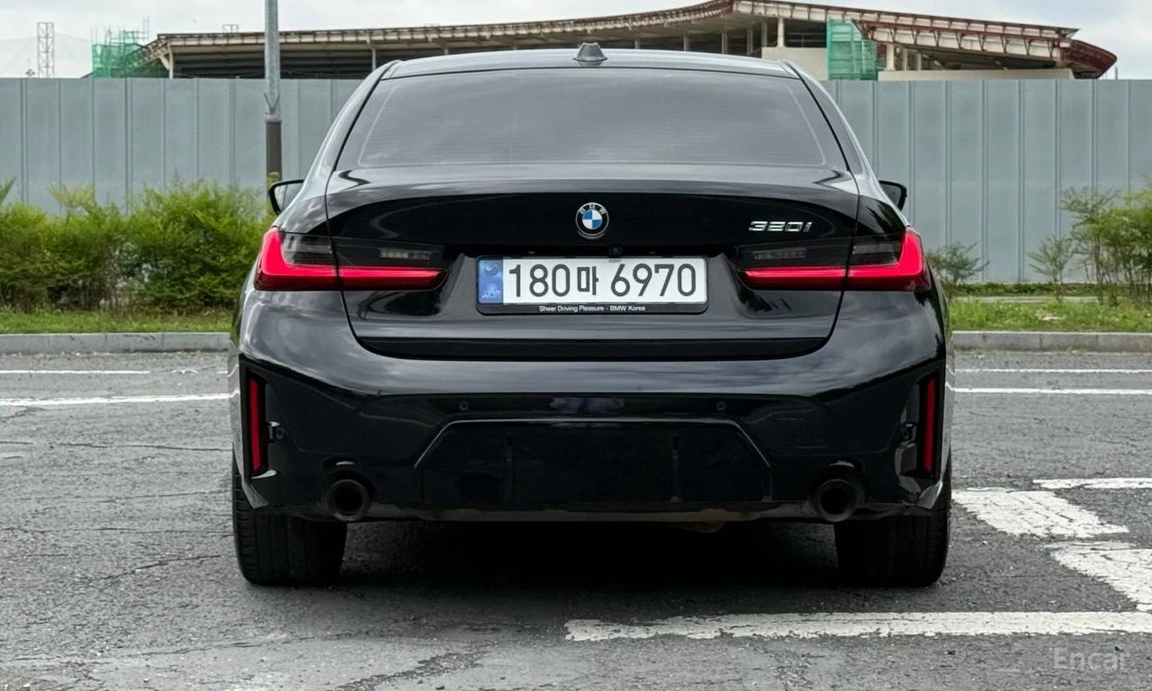 BMW 320 i M SPORT* DISTRONIC* ПОДГРЕВ* ШИБИДАХ* ХЕДЪП* , снимка 4 - Автомобили и джипове - 55502576