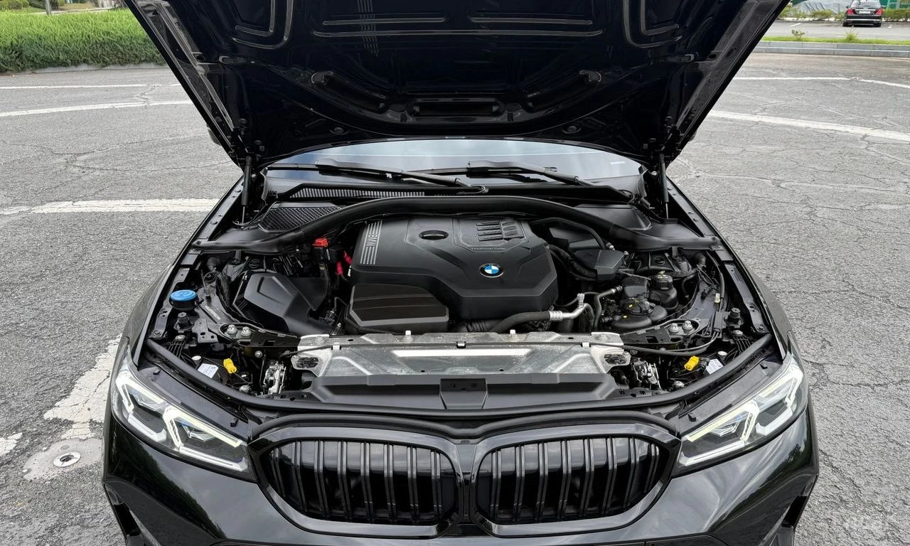BMW 320 i M SPORT* DISTRONIC* ПОДГРЕВ* ШИБИДАХ* ХЕДЪП* , снимка 16 - Автомобили и джипове - 55502576