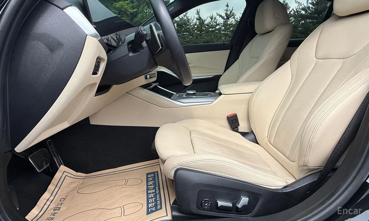 BMW 320 i M SPORT* DISTRONIC* ПОДГРЕВ* ШИБИДАХ* ХЕДЪП* , снимка 7 - Автомобили и джипове - 55502576