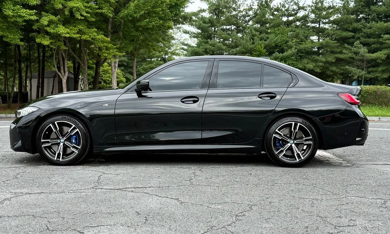 BMW 320 i M SPORT* DISTRONIC* ПОДГРЕВ* ШИБИДАХ* ХЕДЪП* , снимка 2 - Автомобили и джипове - 55502576