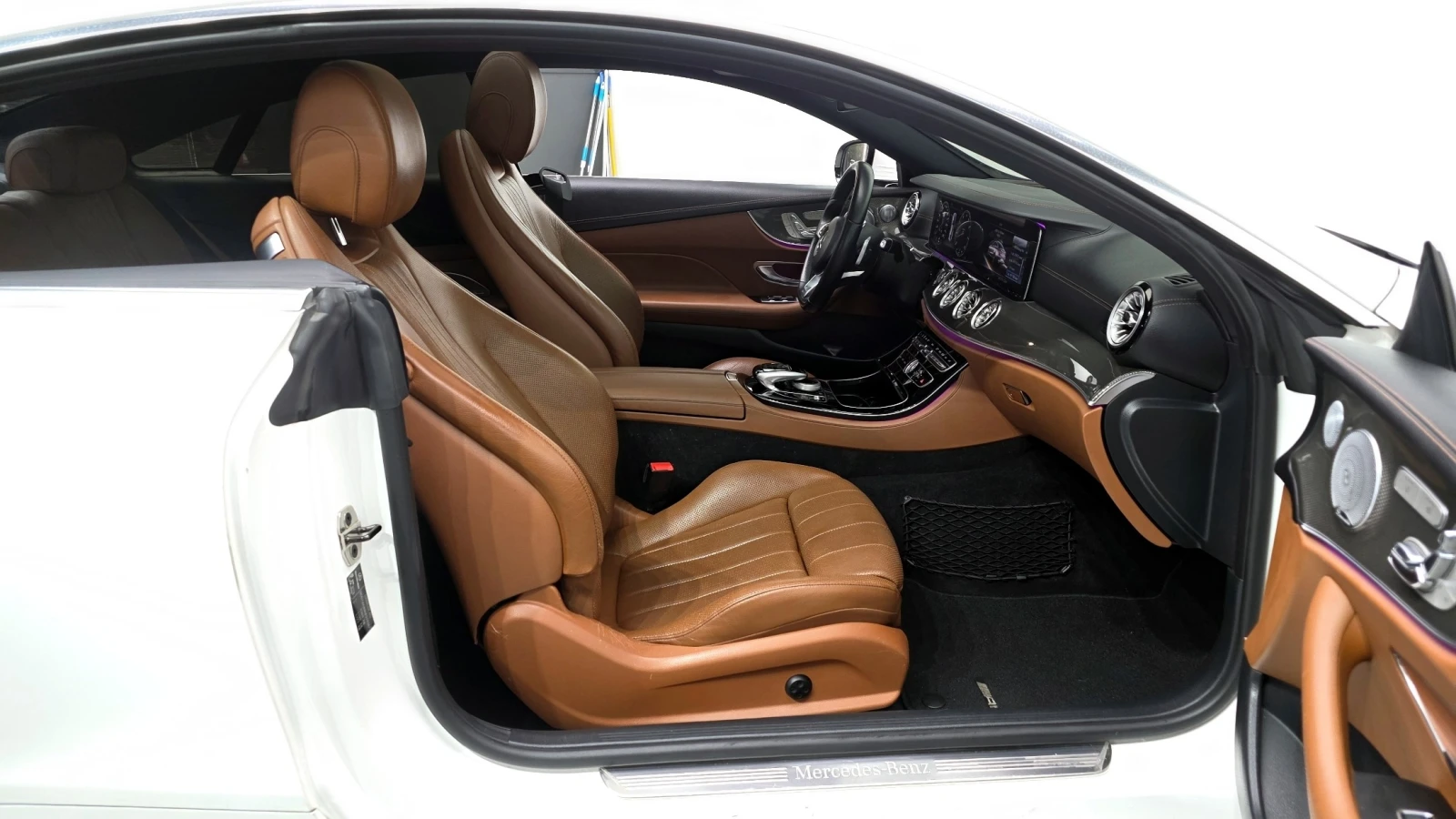 Mercedes-Benz E 400 4MATIC Coupe, снимка 10 - Автомобили и джипове - 55635688