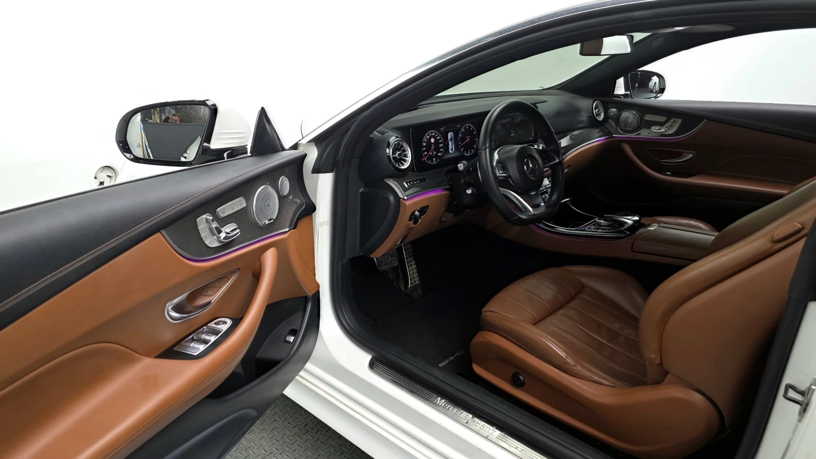 Mercedes-Benz E 400 4MATIC Coupe, снимка 9 - Автомобили и джипове - 55635688