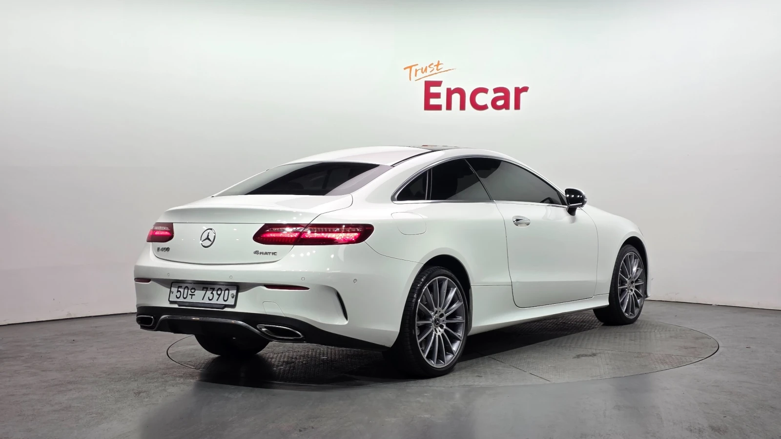 Mercedes-Benz E 400 4MATIC Coupe, снимка 2 - Автомобили и джипове - 55635688