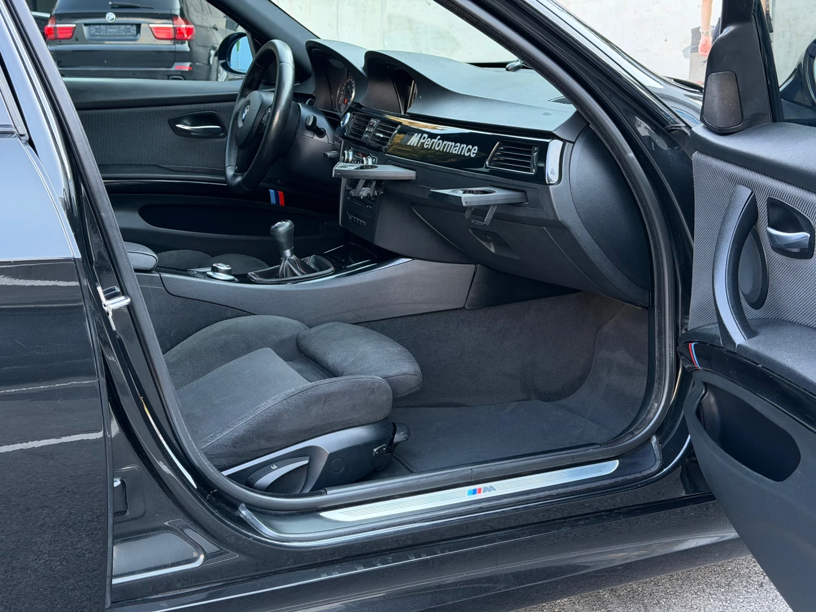 BMW 325 D 197к.с М-Пакет Навигация, снимка 13 - Автомобили и джипове - 55710229