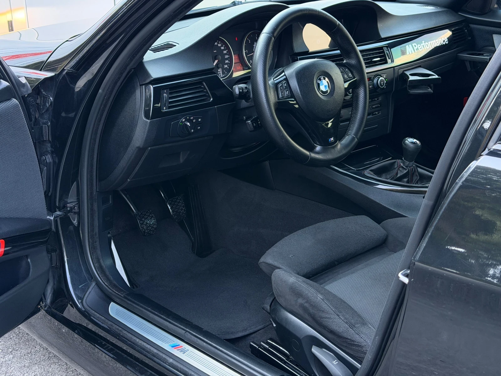 BMW 325 D 197к.с М-Пакет Навигация, снимка 11 - Автомобили и джипове - 55710229