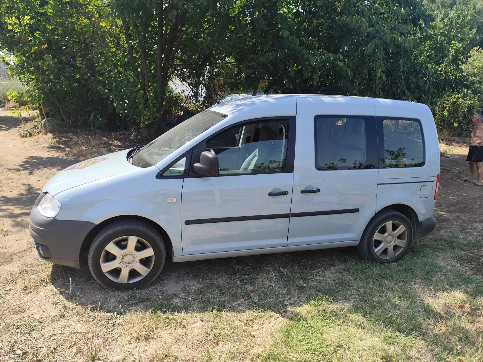 VW Caddy Лайф, снимка 7 - Автомобили и джипове - 55925717