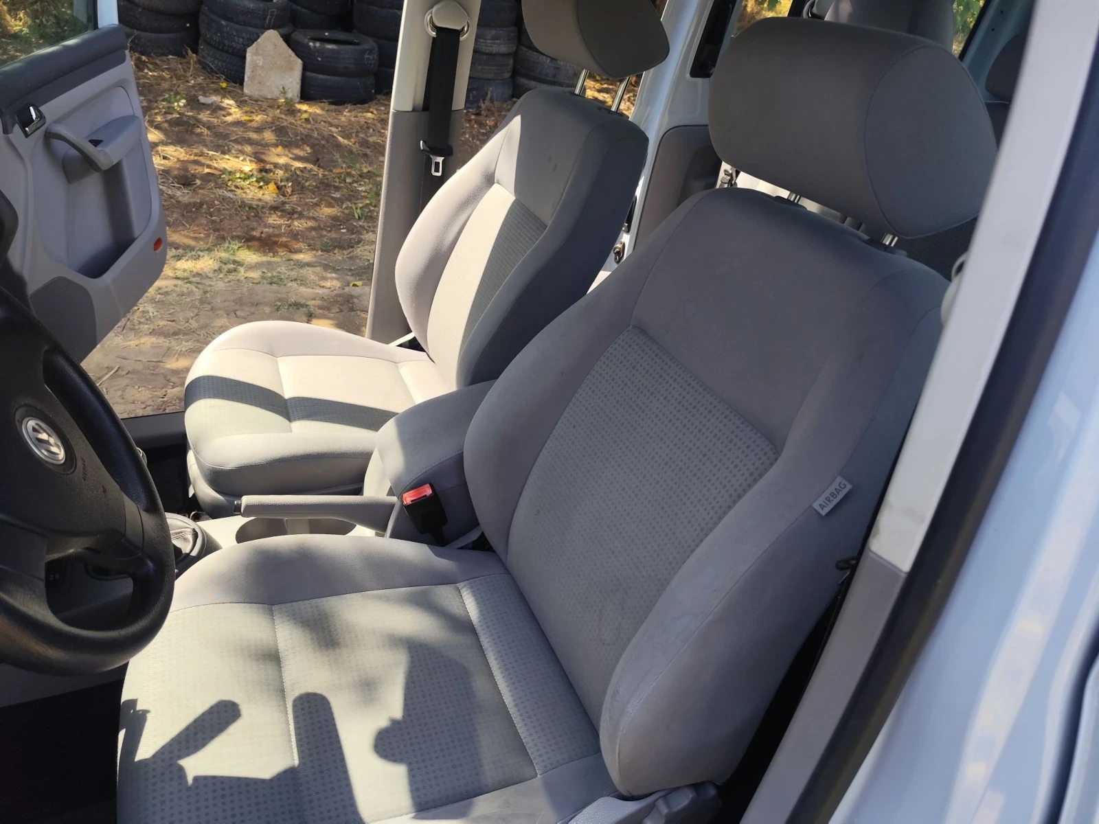 VW Caddy Лайф, снимка 9 - Автомобили и джипове - 55925717