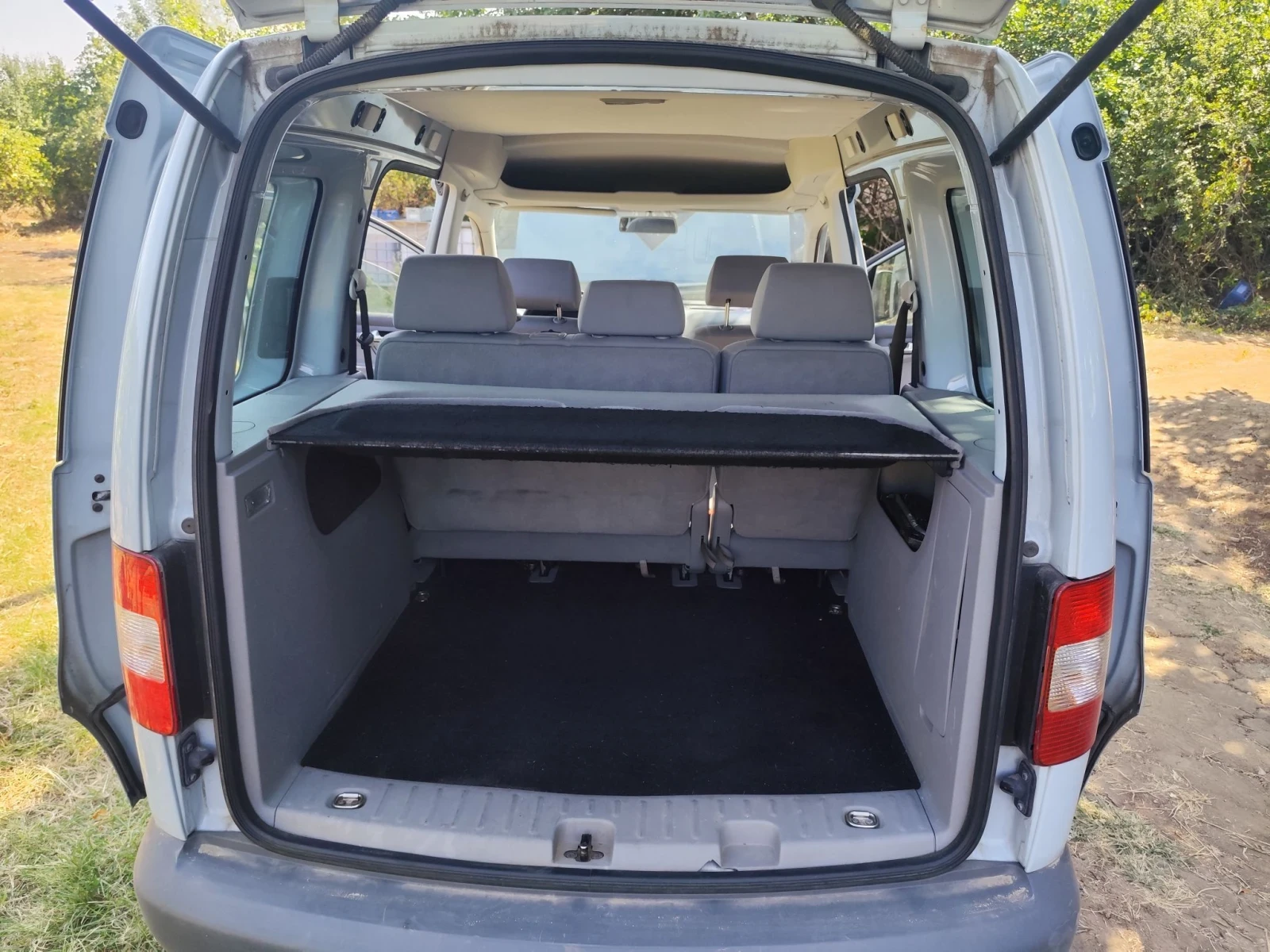 VW Caddy Лайф, снимка 16 - Автомобили и джипове - 55925717