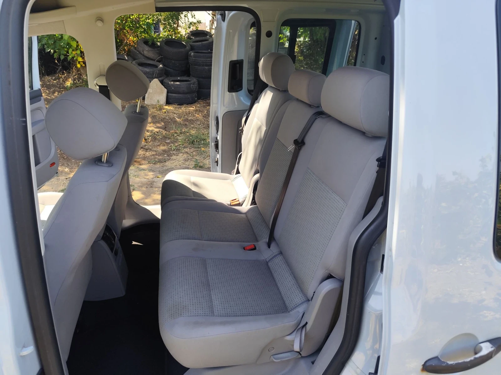 VW Caddy Лайф, снимка 10 - Автомобили и джипове - 55925717