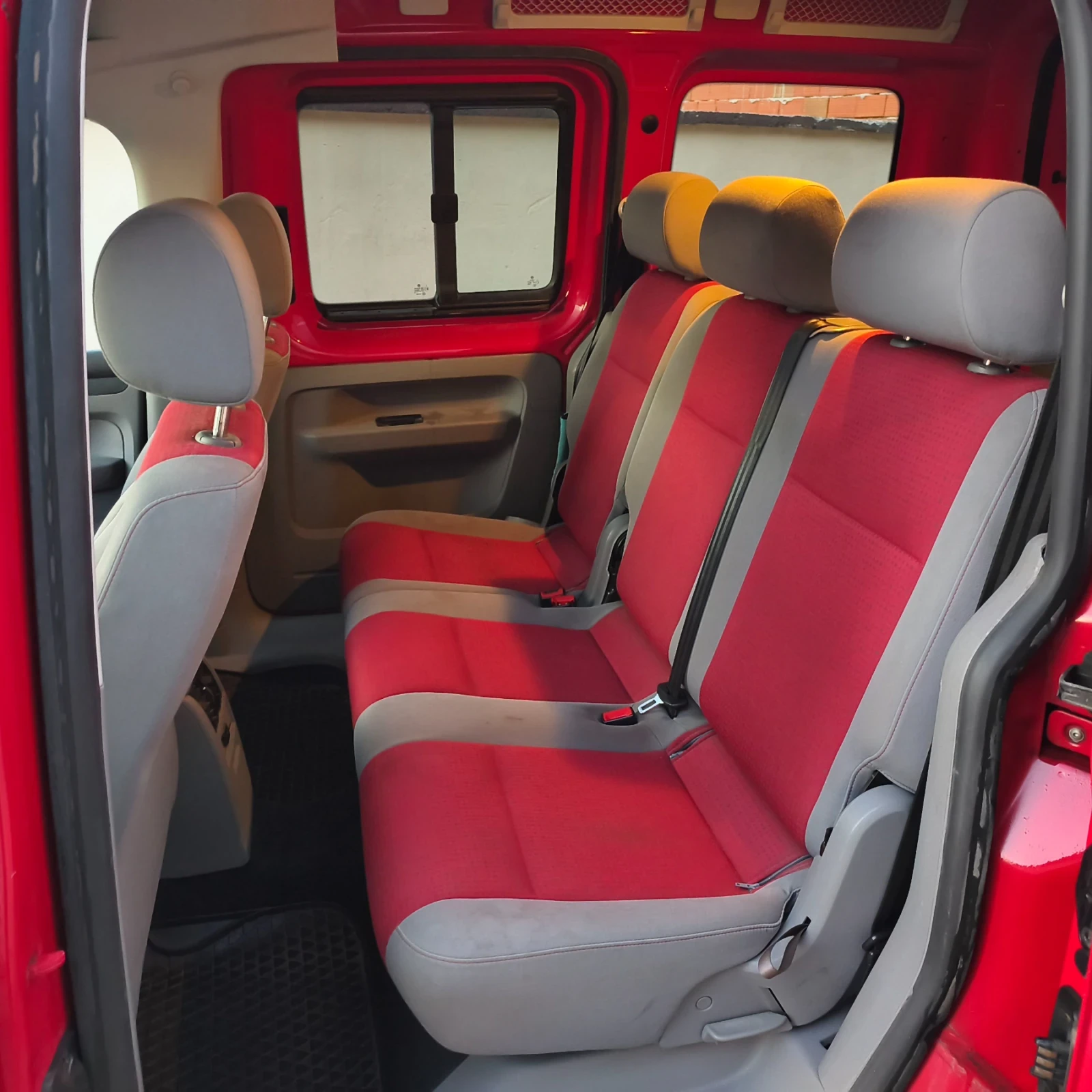 VW Caddy 1.6i 102 кс Става за Газ, снимка 7 - Автомобили и джипове - 56150663