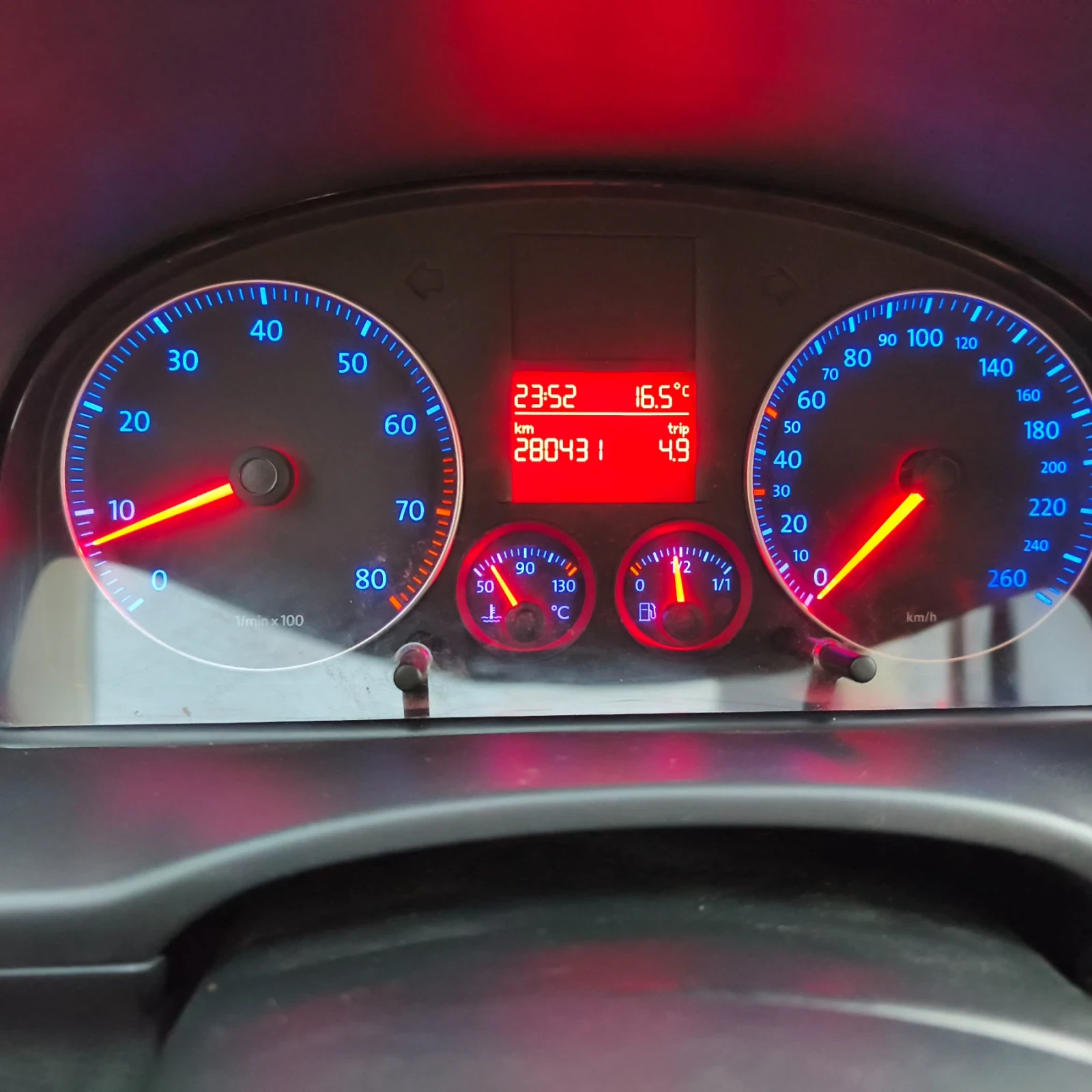 VW Caddy 1.6i 102 кс Става за Газ, снимка 10 - Автомобили и джипове - 56150663