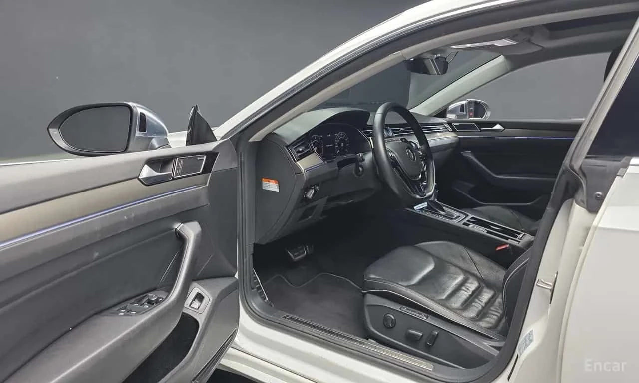 VW Arteon Prestige * Обдухване * Keyless * 360 * , снимка 10 - Автомобили и джипове - 56199145