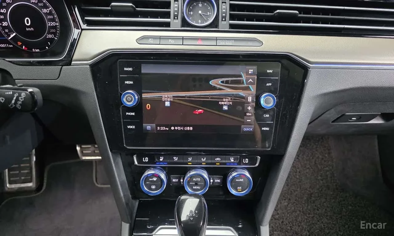 VW Arteon Prestige * Обдухване * Keyless * 360 * , снимка 14 - Автомобили и джипове - 56199145