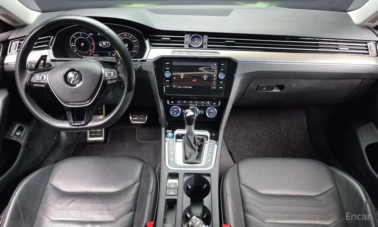 VW Arteon Prestige * Обдухване * Keyless * 360 * , снимка 7 - Автомобили и джипове - 56199145