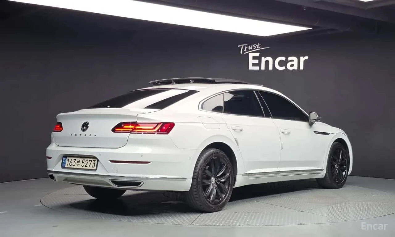 VW Arteon Prestige * Обдухване * Keyless * 360 * , снимка 2 - Автомобили и джипове - 56199145