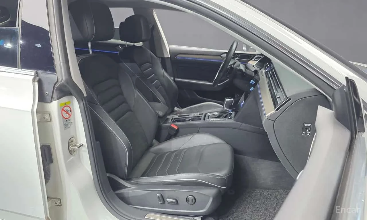 VW Arteon Prestige * Обдухване * Keyless * 360 * , снимка 11 - Автомобили и джипове - 56199145