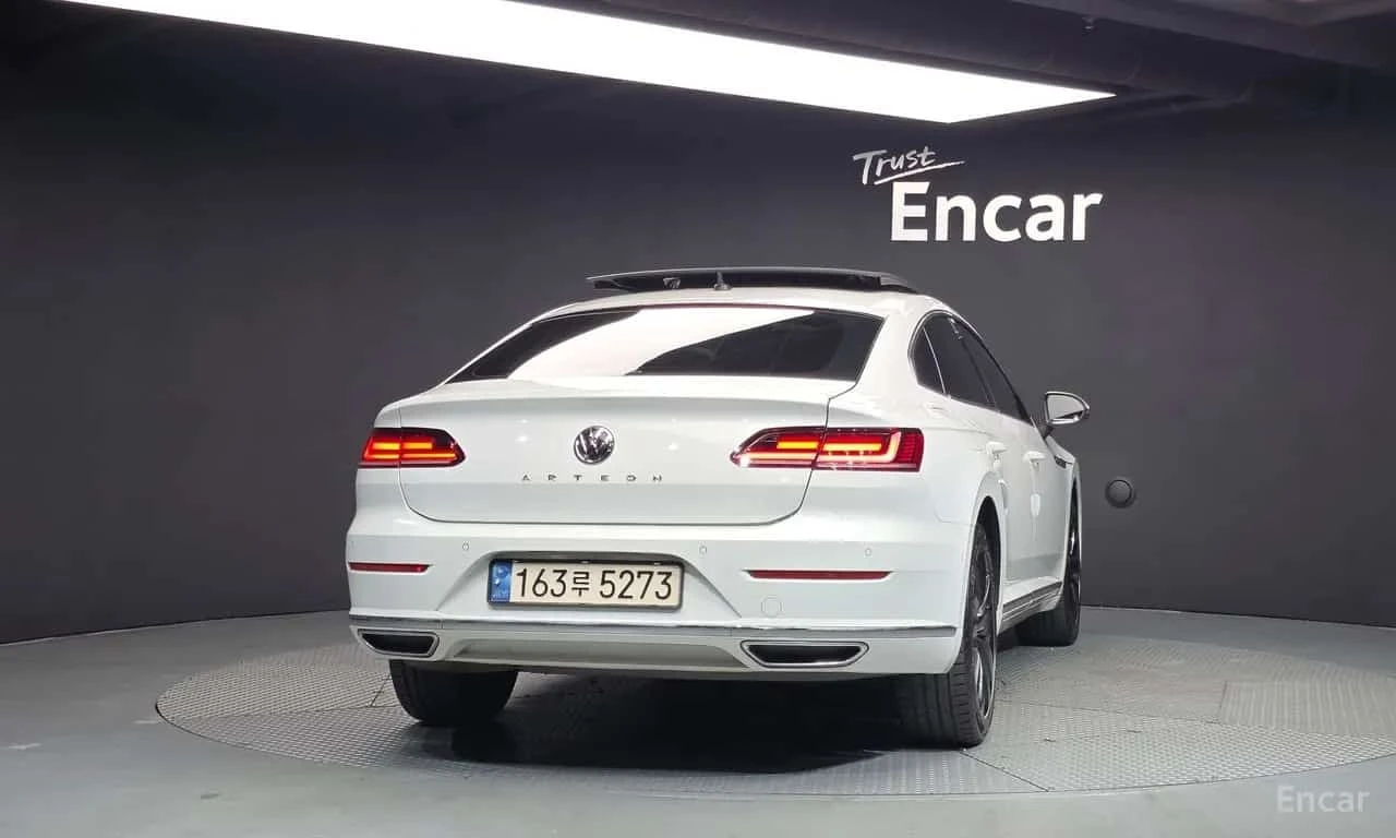 VW Arteon Prestige * Обдухване * Keyless * 360 * , снимка 4 - Автомобили и джипове - 56199145