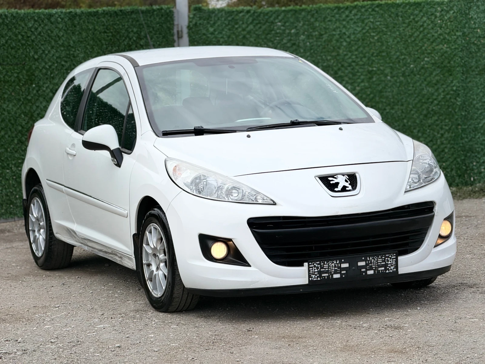 Peugeot 207 1.4 75кс, снимка 3 - Автомобили и джипове - 56740931