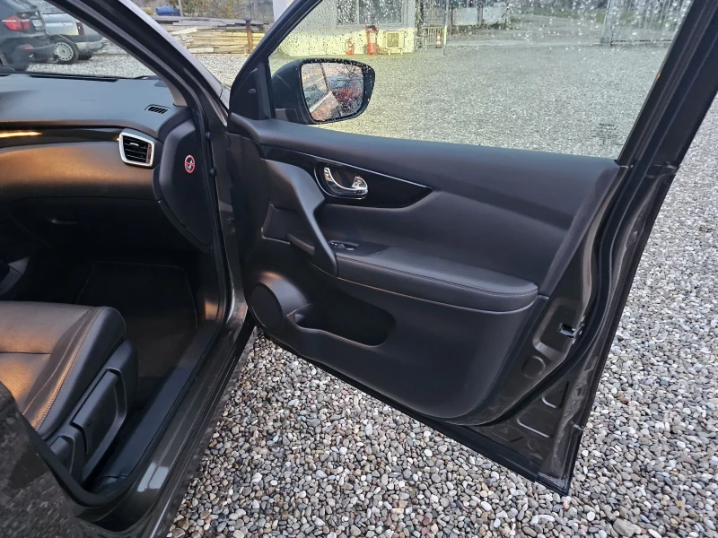 Nissan Qashqai 360 топ, снимка 16 - Автомобили и джипове - 52453270