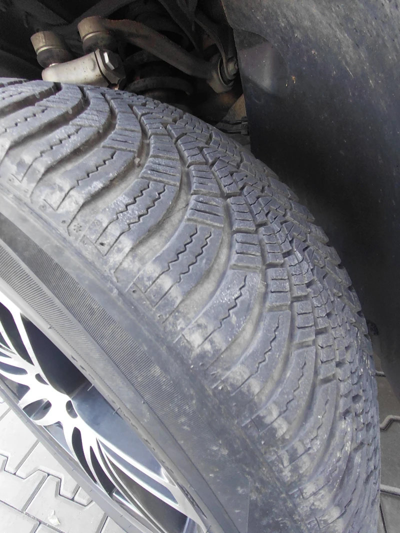 Audi Q5 2.0, снимка 9 - Автомобили и джипове - 52855585