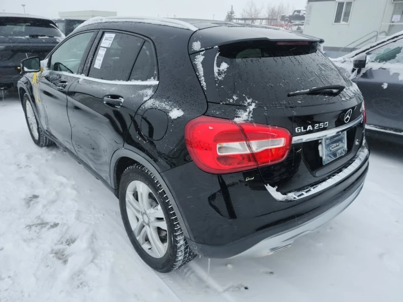 Mercedes-Benz GLA 250 * CARFAX * ФИНАНСИРАНЕ , снимка 4 - Автомобили и джипове - 53115554