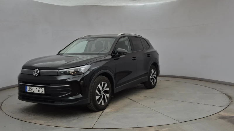 VW Tiguan 1.5 eTSI 150hp Automatic 3800km - 74900 лв. - 13527695 1