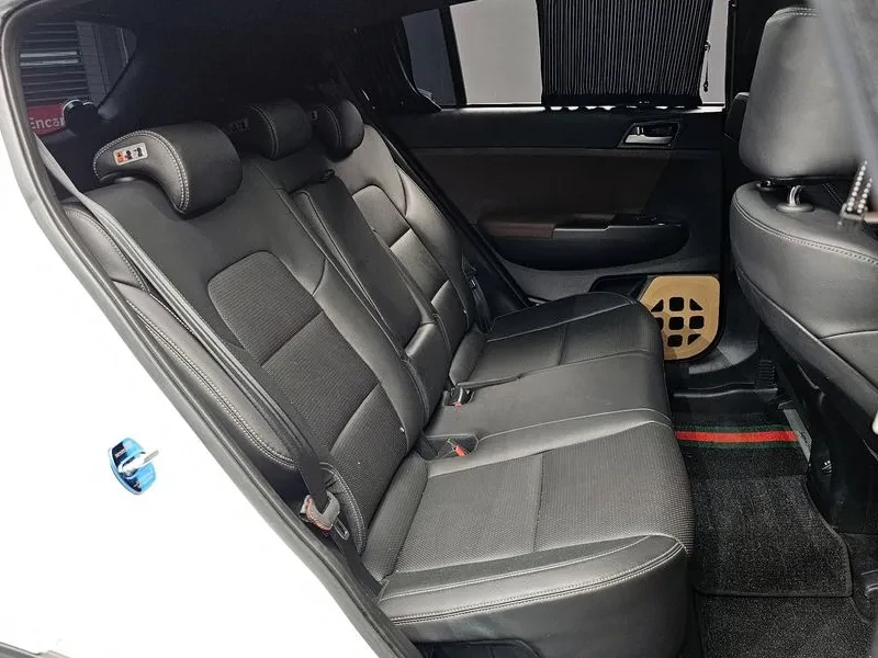 Kia Sportage The Bold Diesel 1.6 2Wd Prestige, снимка 11 - Автомобили и джипове - 55015884