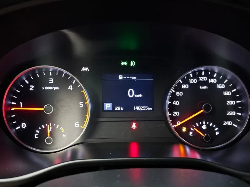 Kia Sportage The Bold Diesel 1.6 2Wd Prestige, снимка 8 - Автомобили и джипове - 55015884