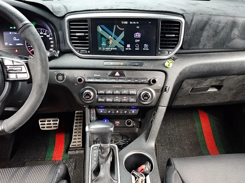 Kia Sportage The Bold Diesel 1.6 2Wd Prestige, снимка 13 - Автомобили и джипове - 55015884