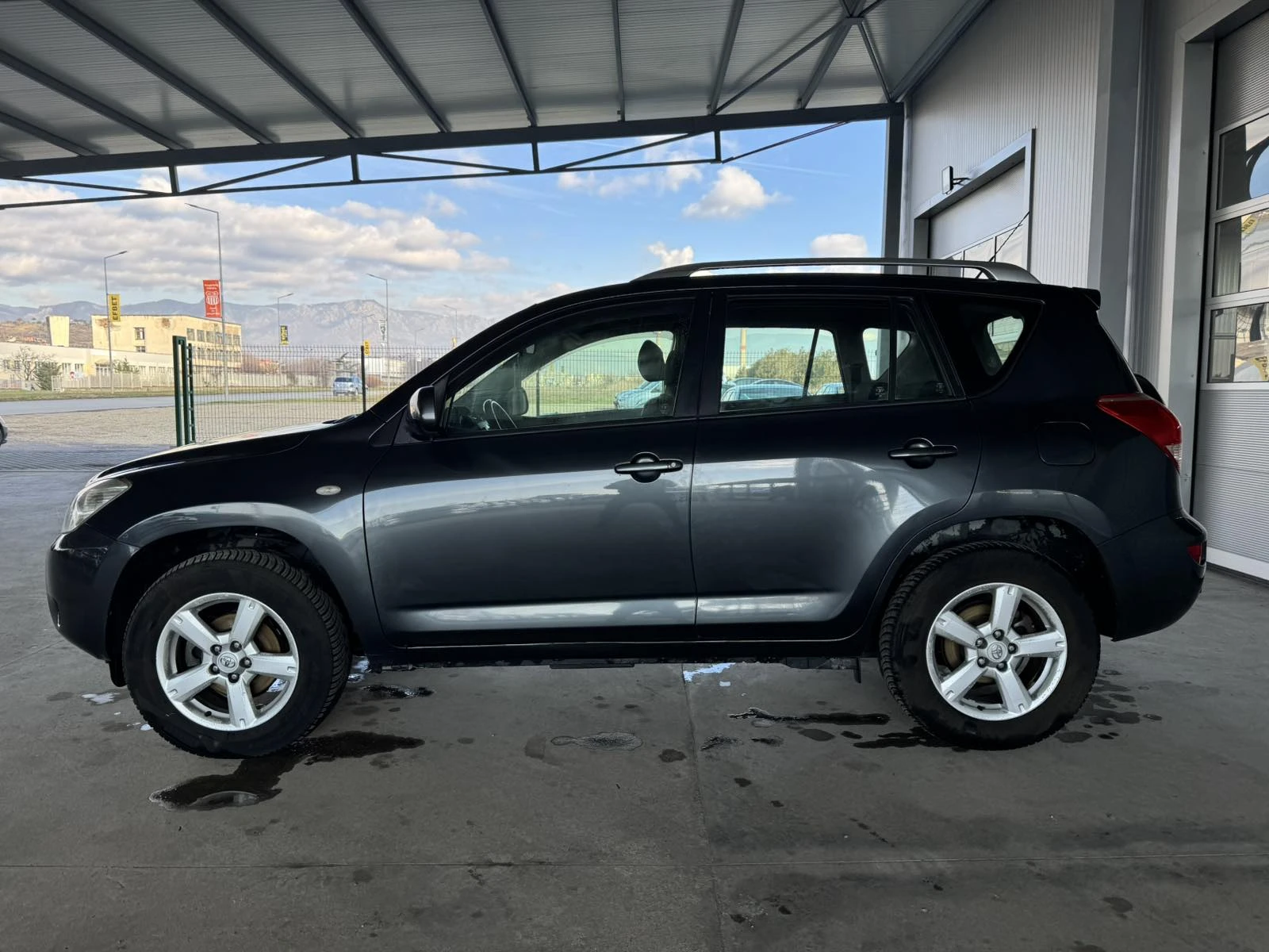 Toyota Rav4 136ps* 6ск* ПАРКТ* КЛИМАТРОНИК - изображение 2