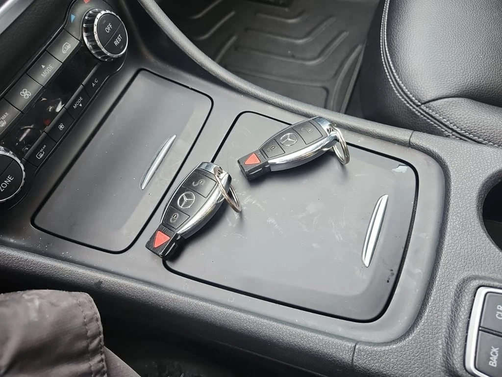 Mercedes-Benz GLA 250 * CARFAX * ФИНАНСИРАНЕ  - изображение 8