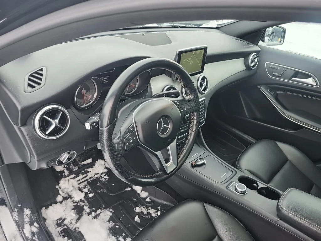 Mercedes-Benz GLA 250 * CARFAX * ФИНАНСИРАНЕ  - изображение 10