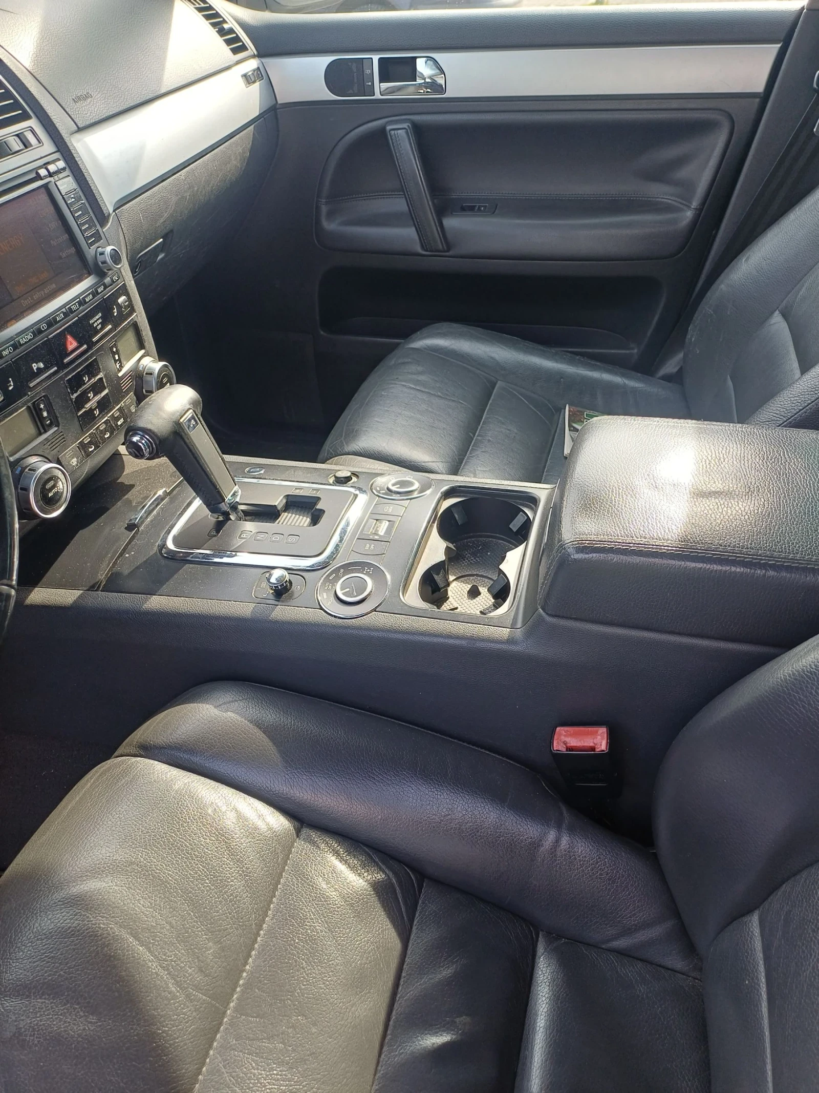 VW Touareg 3.0 TDI, снимка 10 - Автомобили и джипове - 53986264