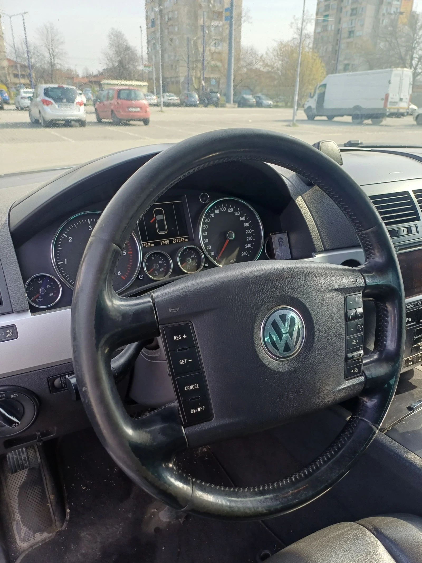 VW Touareg 3.0 TDI, снимка 11 - Автомобили и джипове - 53986264