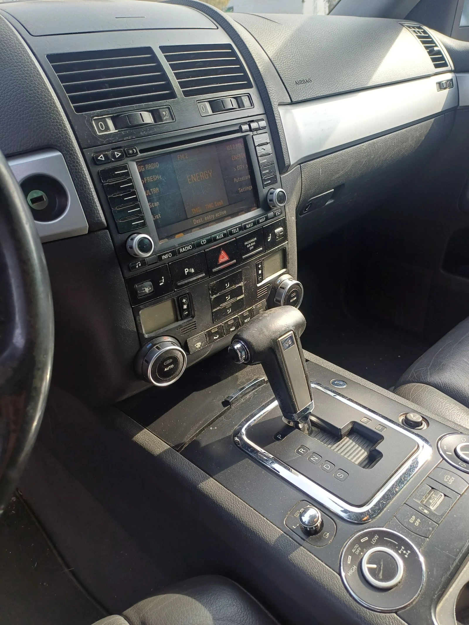 VW Touareg 3.0 TDI, снимка 9 - Автомобили и джипове - 53986264