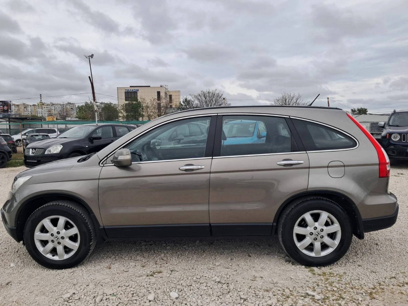 Honda Cr-v 2.0 Бензин/ Газ, снимка 8 - Автомобили и джипове - 54409613