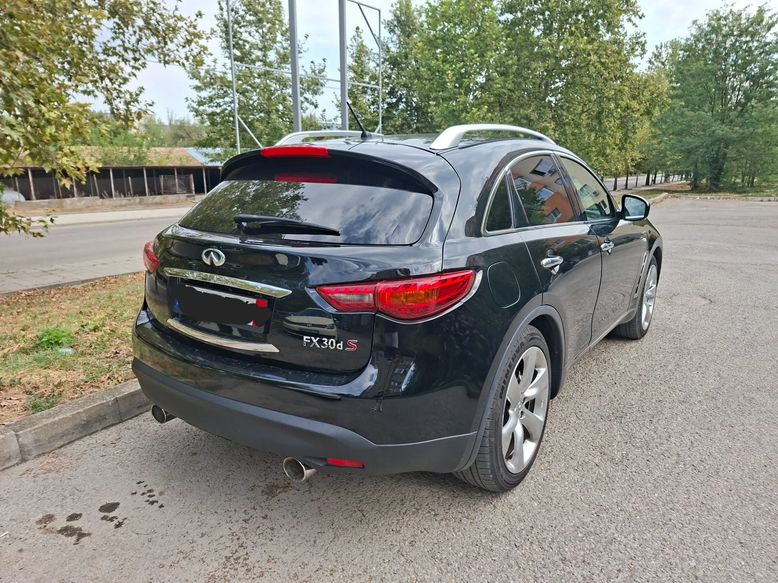Infiniti Fx 30 Дистроник/lane Assist/Камера360/Обдухване, снимка 2 - Автомобили и джипове - 55800864