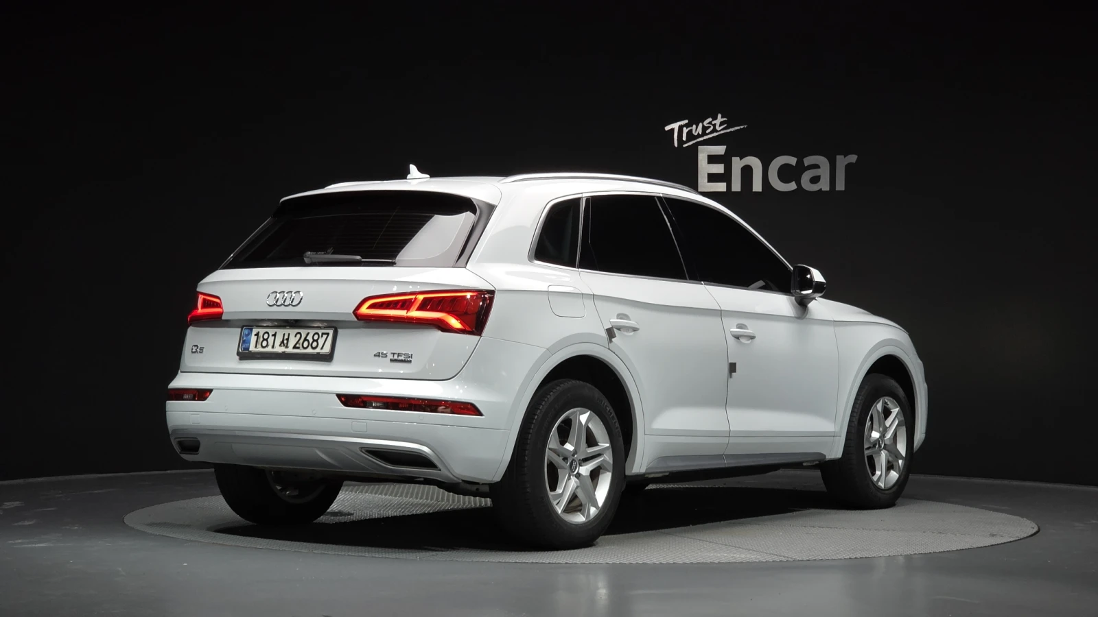 Audi Q5 45 TFSI quattro* HUD* ЕЛ. БАГАЖНИК* КРАЙНА ЦЕНА, снимка 2 - Автомобили и джипове - 56133720