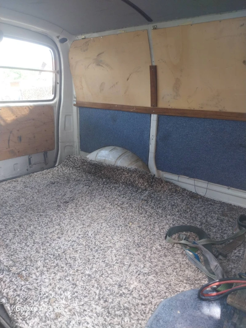 Toyota Hiace 2.5, снимка 6 - Бусове и автобуси - 52682135