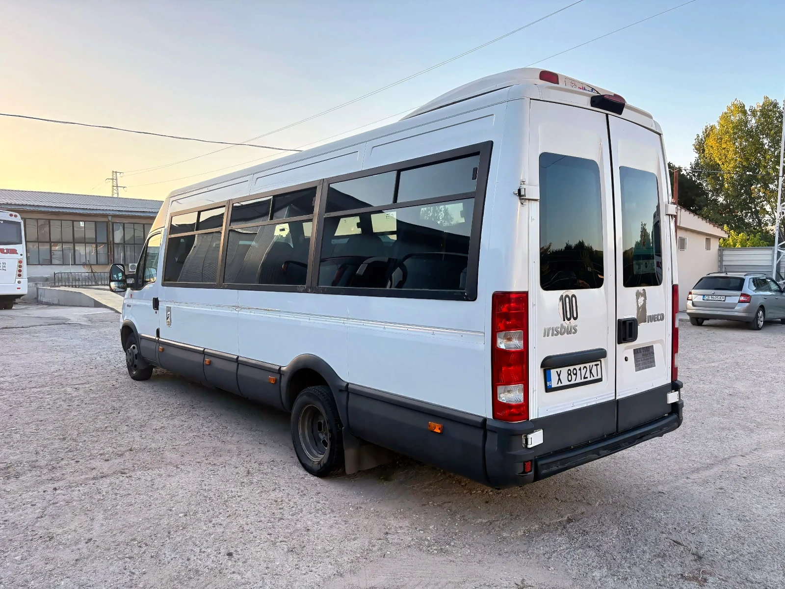 Iveco Daily, снимка 3 - Бусове и автобуси - 56197214