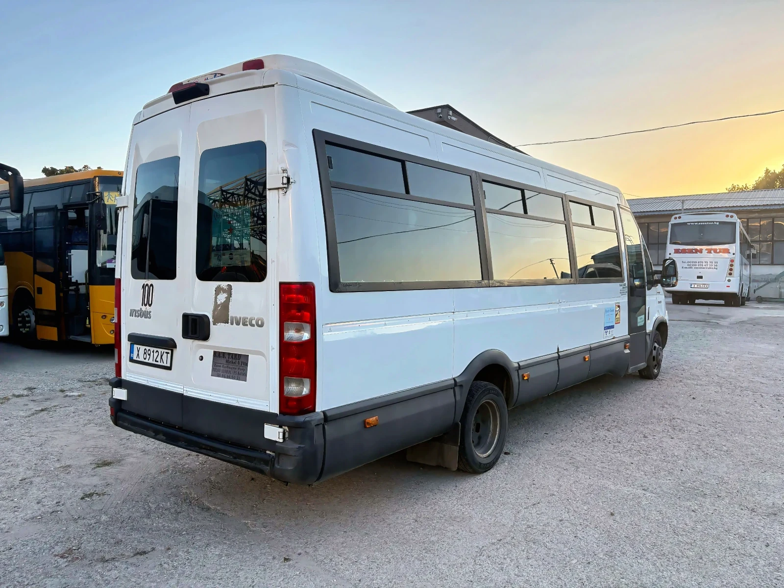 Iveco Daily, снимка 4 - Бусове и автобуси - 56197214