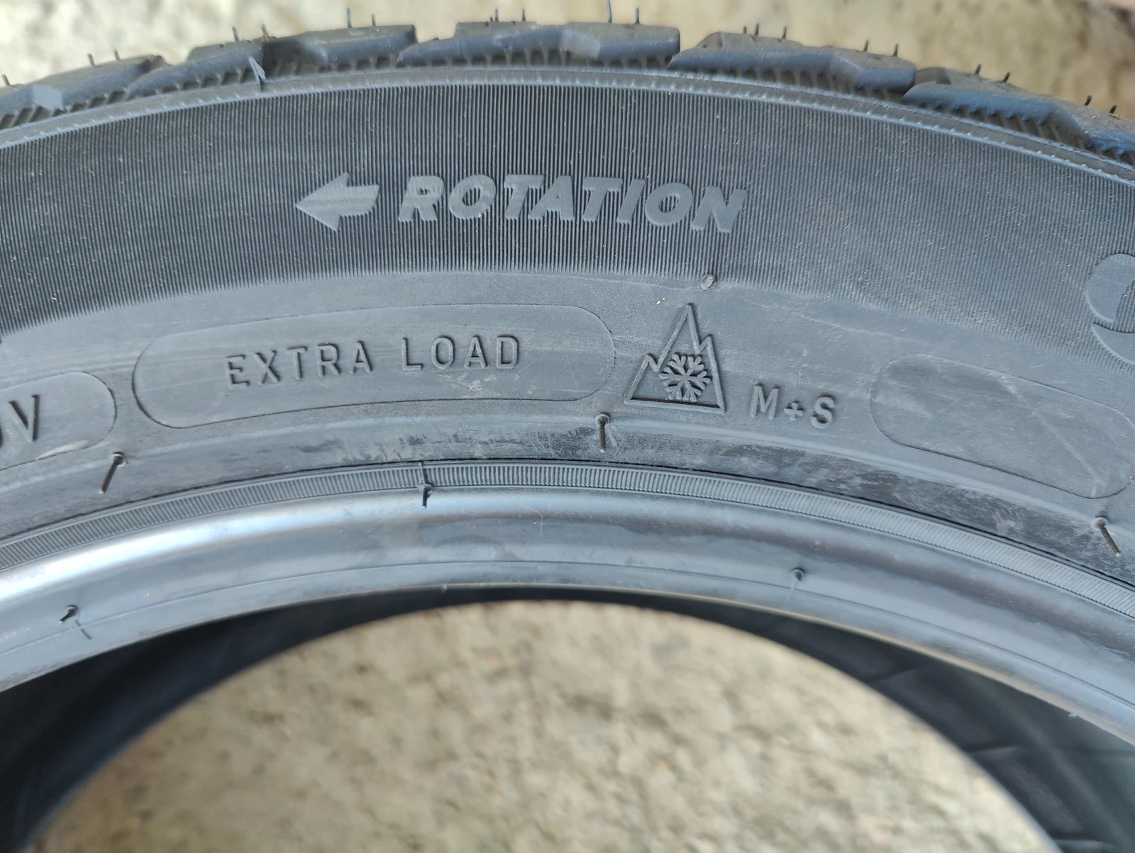 Гуми Зимни 245/45R18, снимка 11 - Гуми и джанти - 56058386