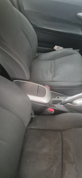 Toyota Auris Лек, снимка 6