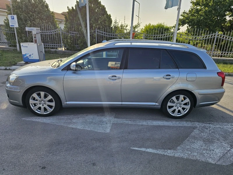 Toyota Avensis 2.0 D-4D/FACELIFT, снимка 3 - Автомобили и джипове - 45538624