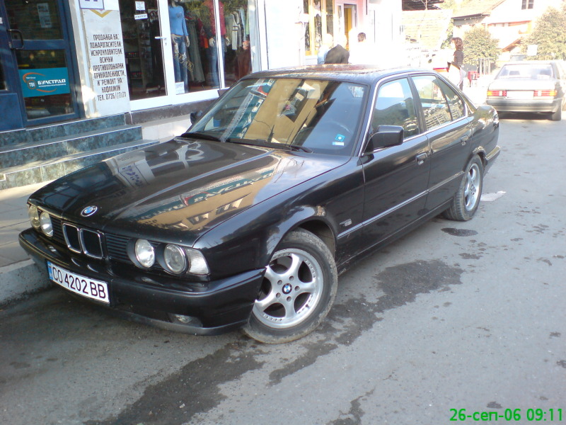 BMW 524, снимка 1 - Автомобили и джипове - 46226624