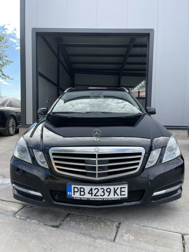 Mercedes-Benz E 220, снимка 1 - Автомобили и джипове - 47534094