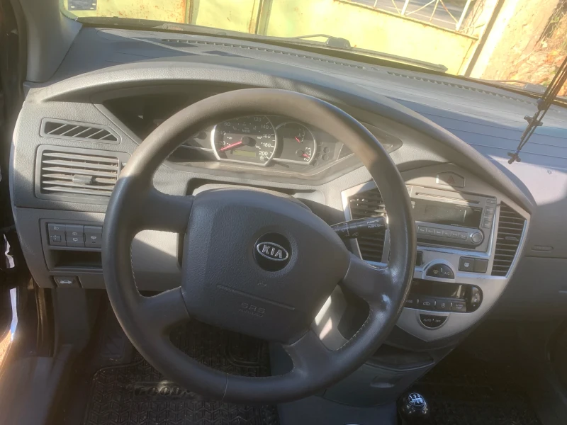 Kia Carens, снимка 6 - Автомобили и джипове - 48432611